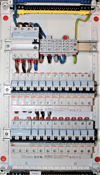 ABB Striebel & John Unterverteilung 3-reihig, Hohlwand, bestückt mit: 2 Fi und 16 LS B 16 A 1-polig